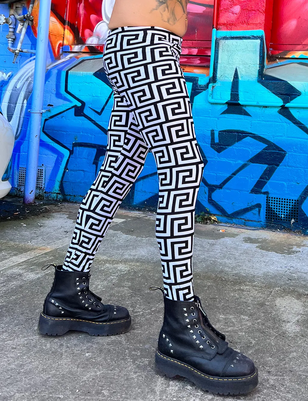 DOOF MEGGINGS - BLACK & WHITE MAZE