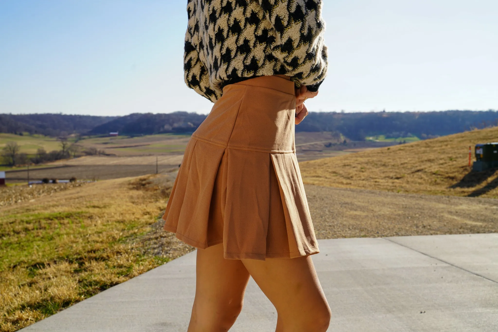 High-Waisted Solid Pleated Mini Golf Skirt [CAMEL]