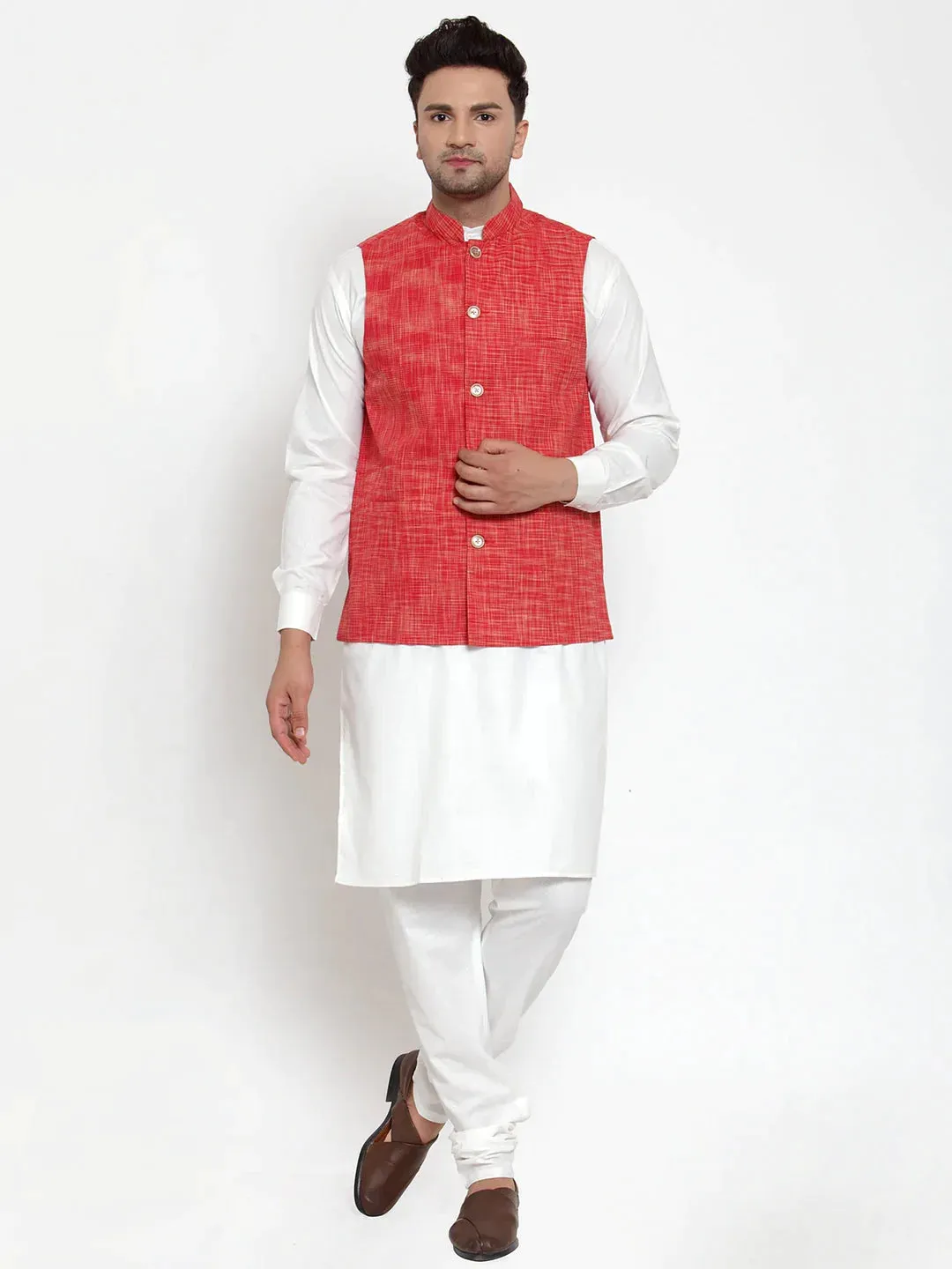 Men'S White Solid Kurta With Pyjamas & Red Nehru Jacket