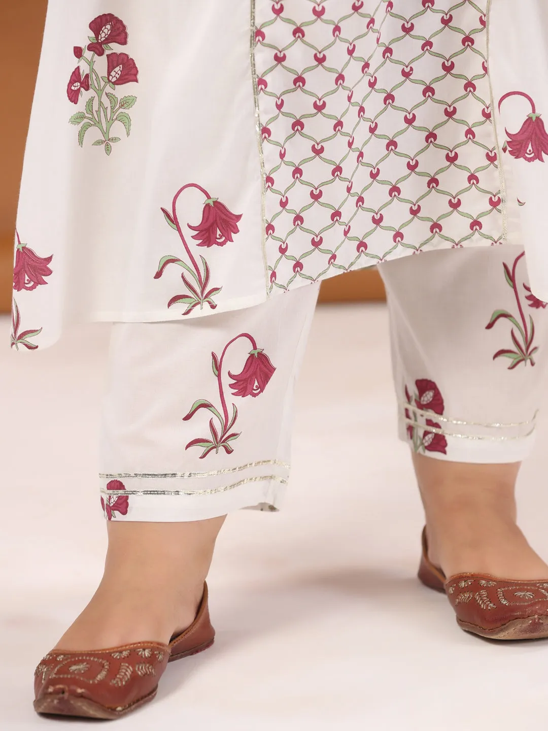 Plus Size White & Magenta Pink Ethnic Printed Flared Kurta With Pants & Dupatta