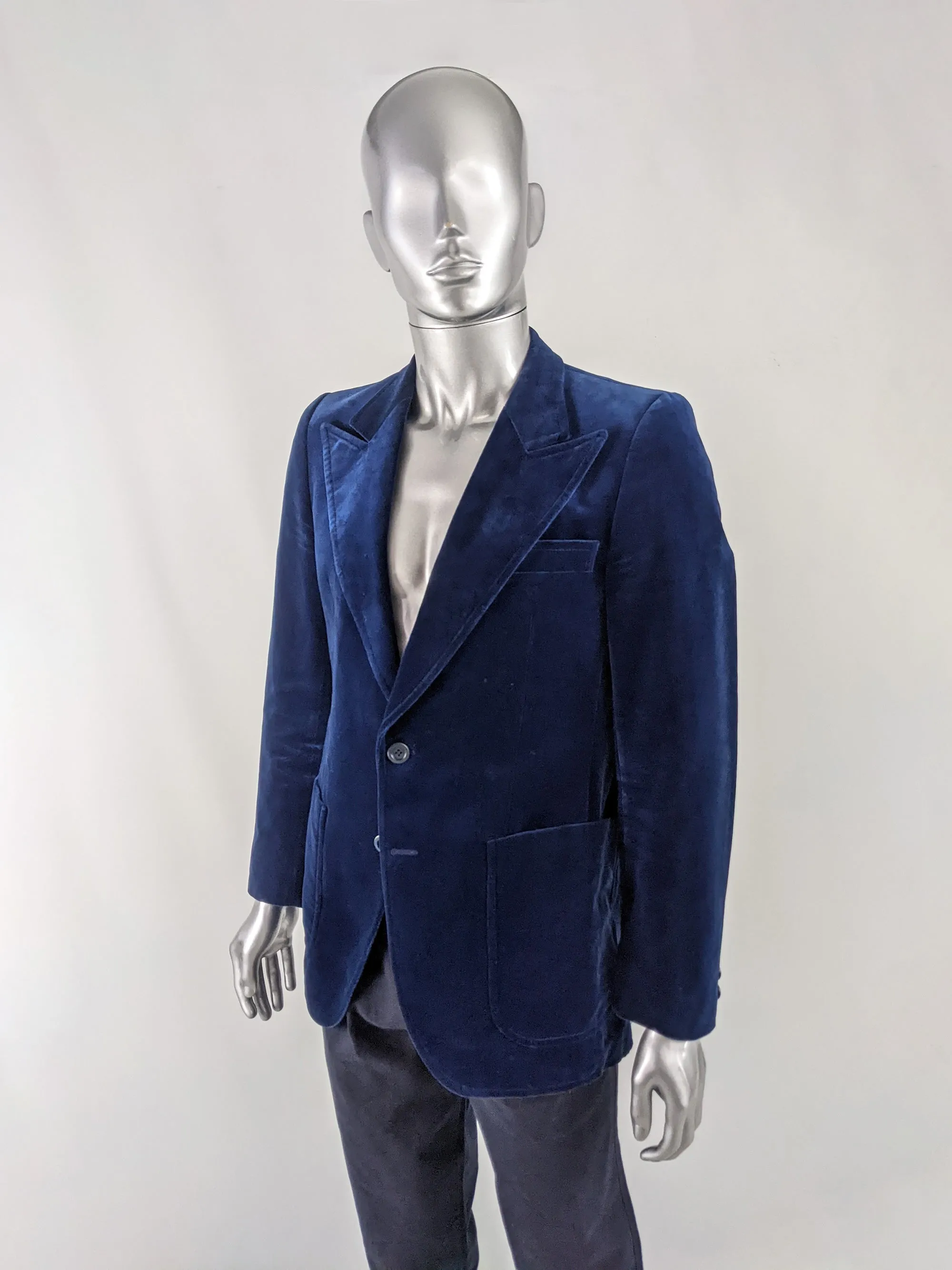 Vintage Mens Blue Velvet Peak Lapels Dinner Jacket, 1970s